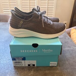 Skechers Martha Stewart Slip-Ins women’s 8 grayish olive